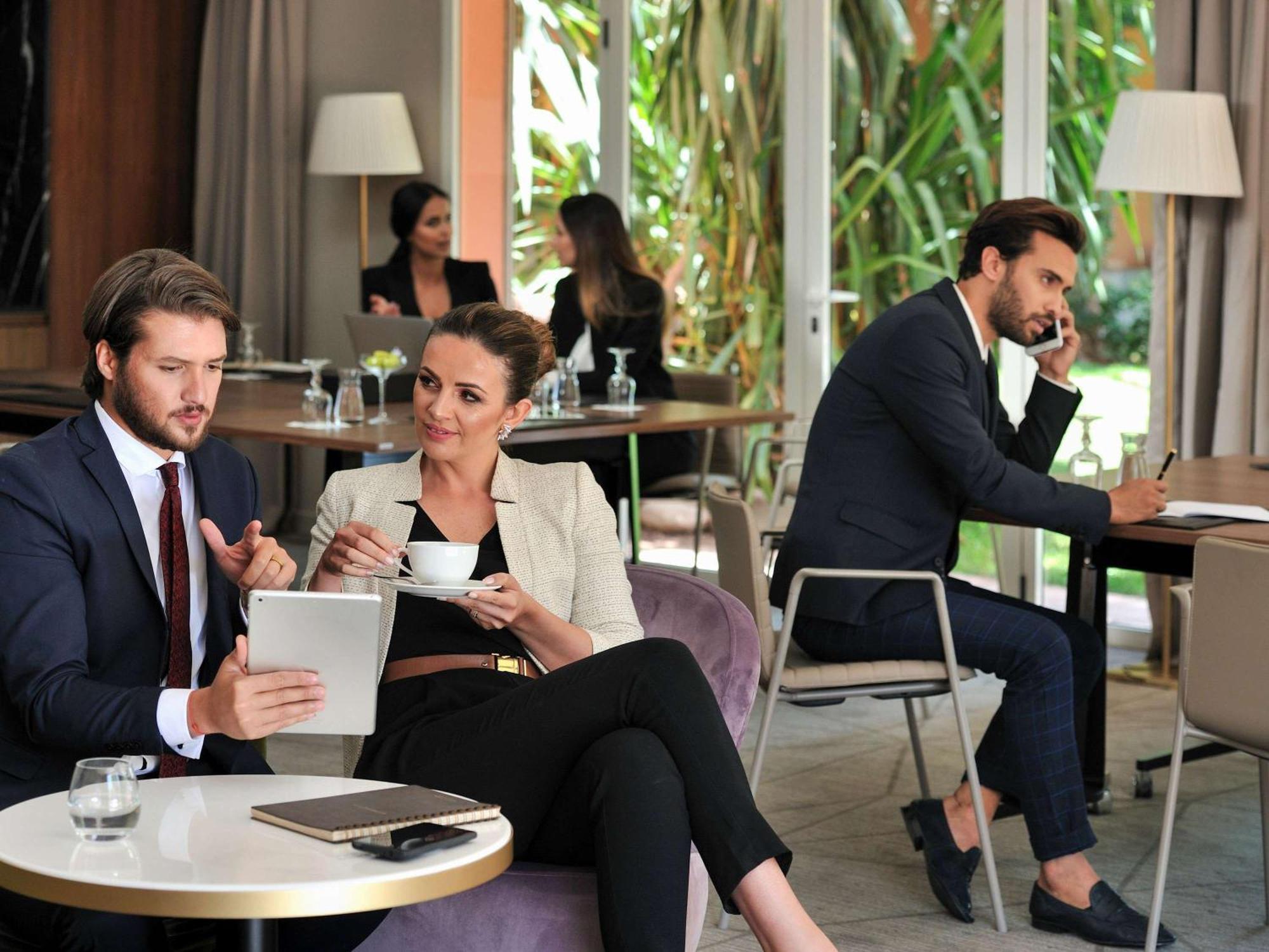 Sofitel Marrakech Palais Imperial & Spa Marrakesh Esterno foto Businesspeople working in a hotel