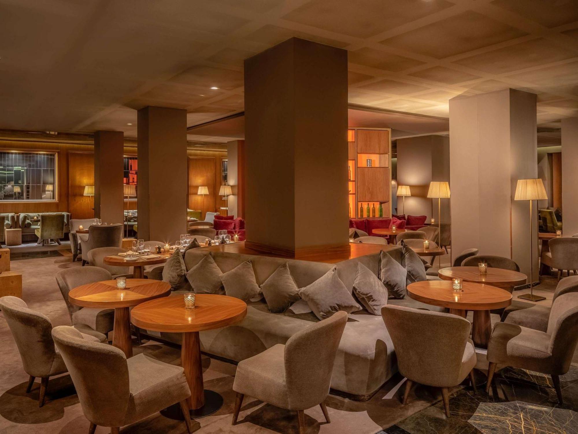 Sofitel Marrakech Palais Imperial & Spa Marrakesh Esterno foto The lounge at the hotel
