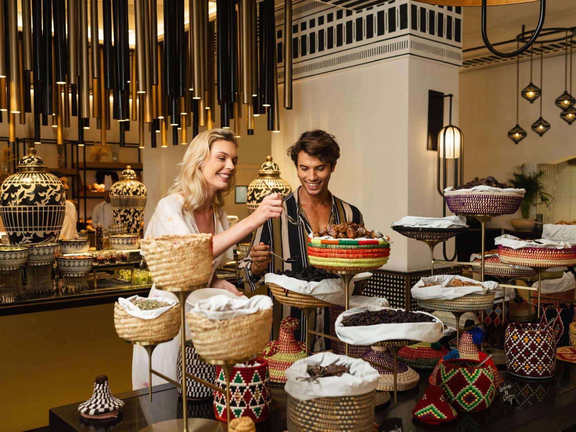 Sofitel Marrakech Palais Imperial & Spa Marrakesh Esterno foto The buffet at the Emirates Palace