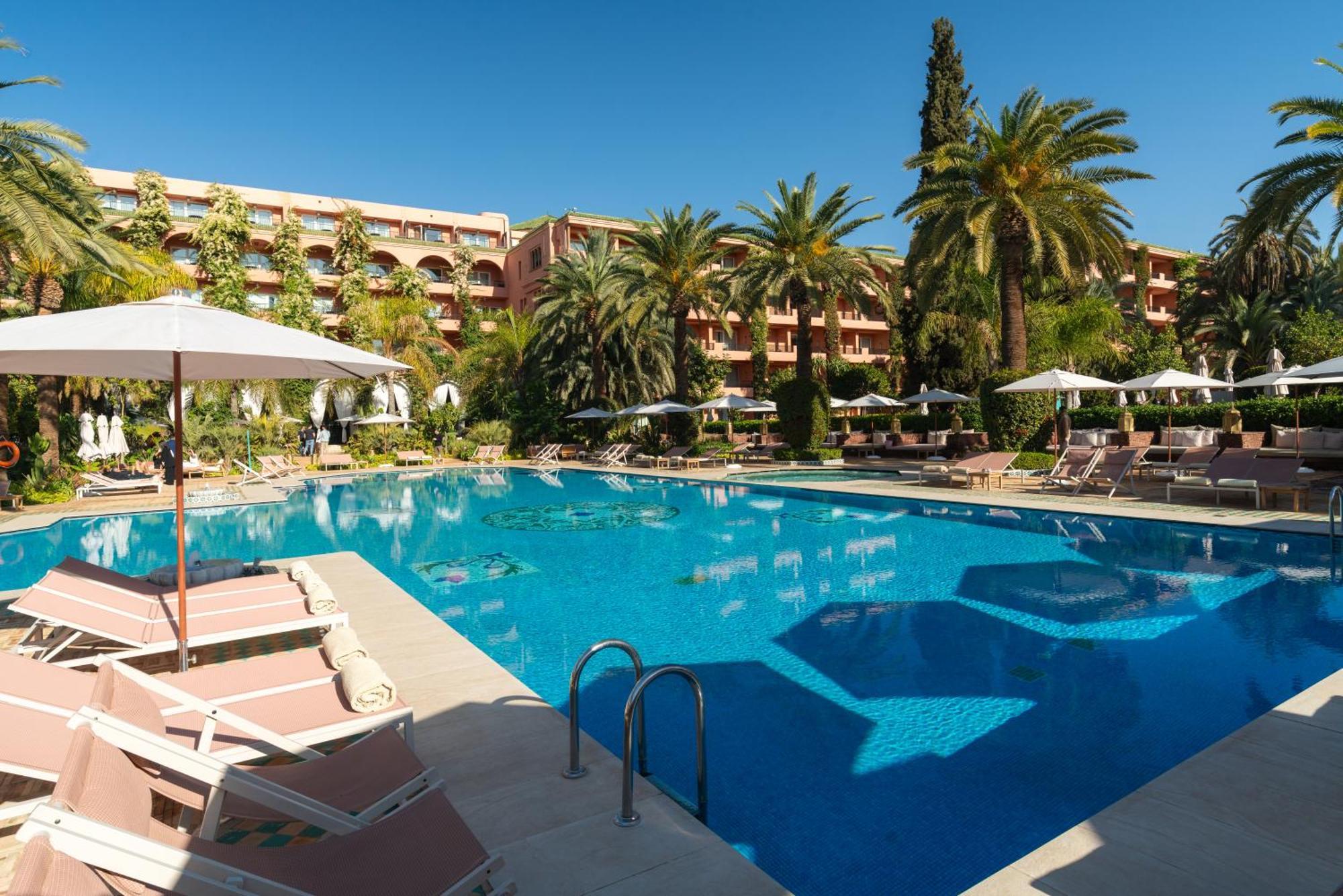 Sofitel Marrakech Palais Imperial & Spa Marrakesh Esterno foto The swimming pool at the hotel